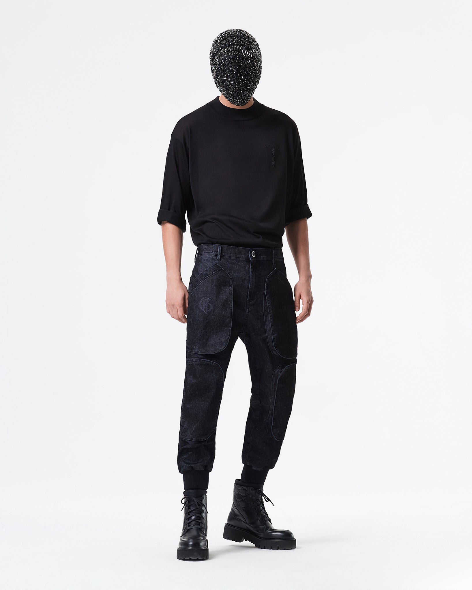 黑色带口袋慢跑裤