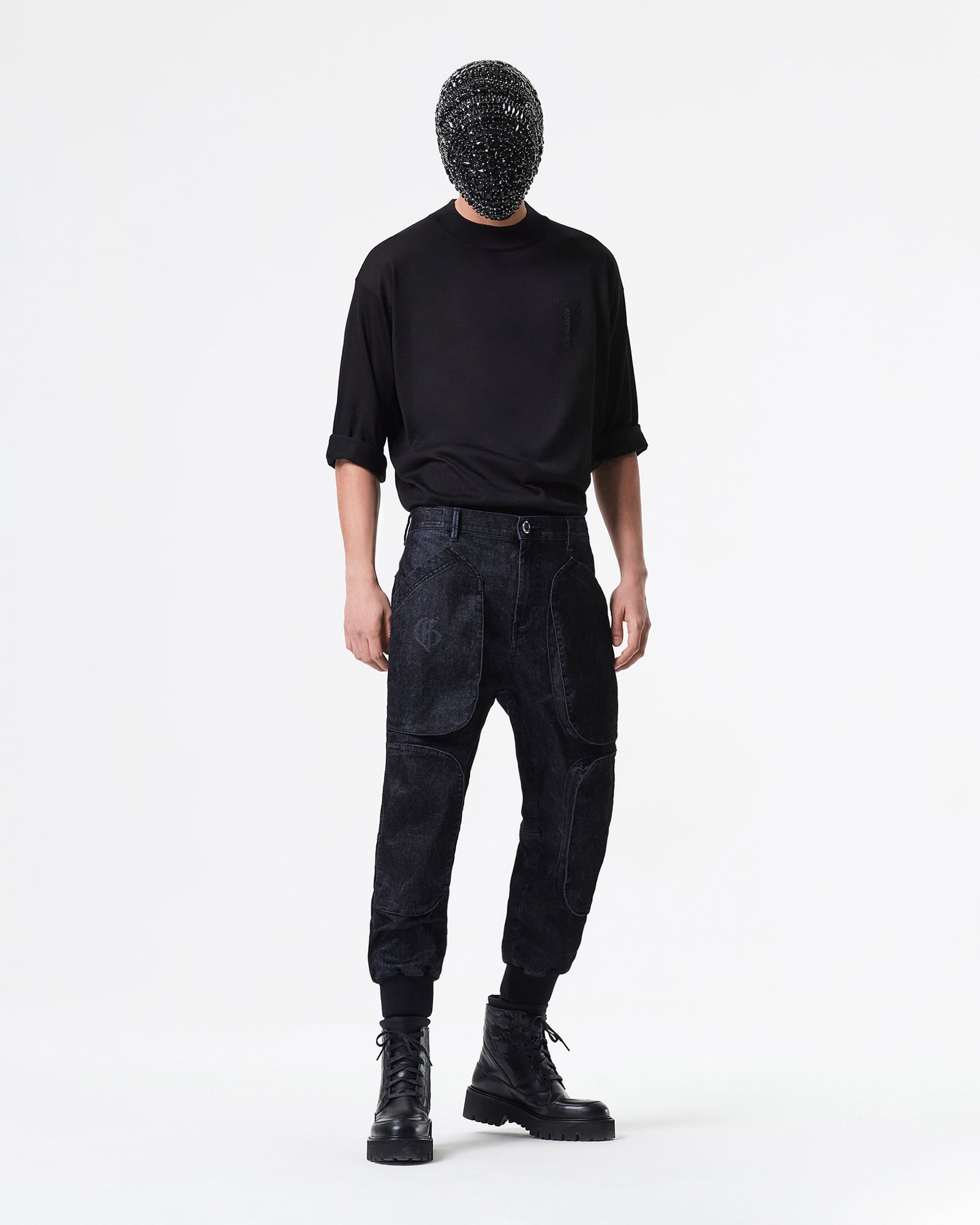 黑色带口袋慢跑裤