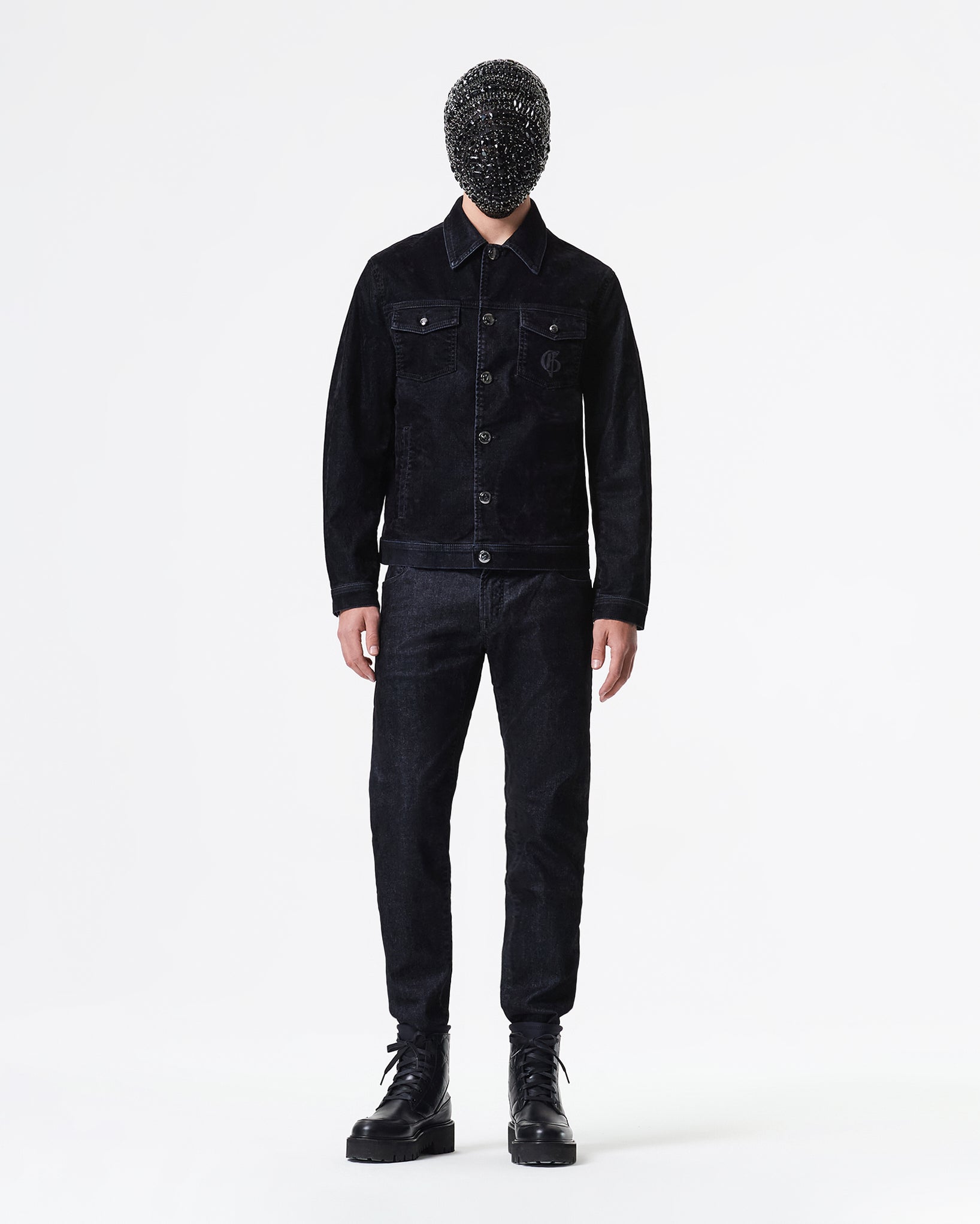 黑色带有口袋夹克