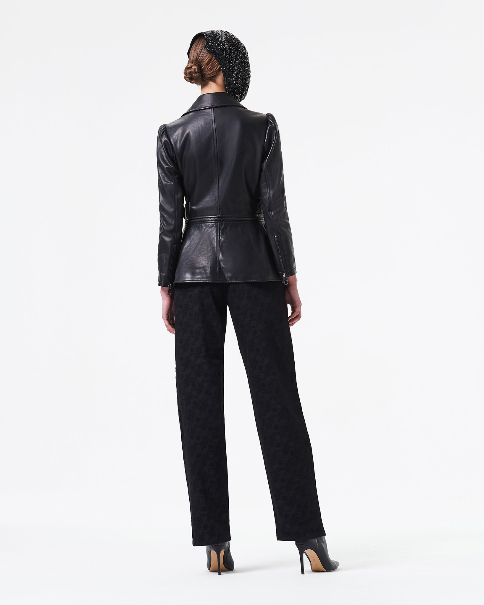 黑色束腰皮夹克